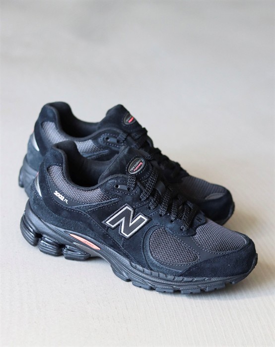 New Balance - U2002rg Sneakers - Sort/urgent Rød - 41,5 - byKalstrup.dk