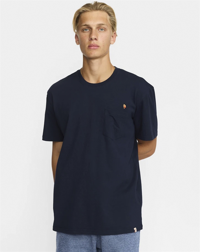 Revolution - Application T-shirt - Navy - byKalstrup.dk